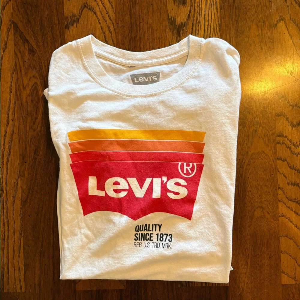 Levi's White Tee with Red and Orange Logo - Picture 1 of 3